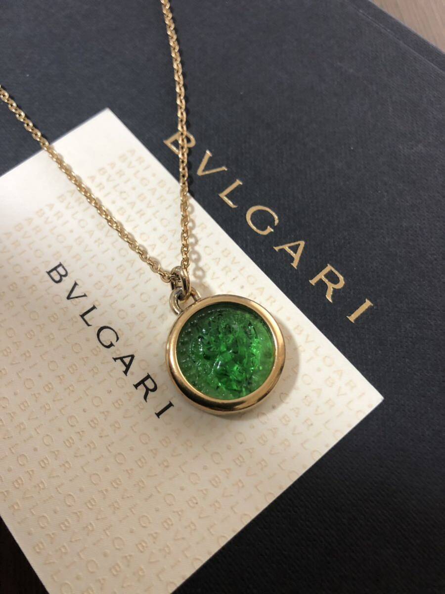 ブルガリBVLGARI ロゴチャーム　グリーン系とゴールド系　ネックレスチェーンプレゼント_画像6