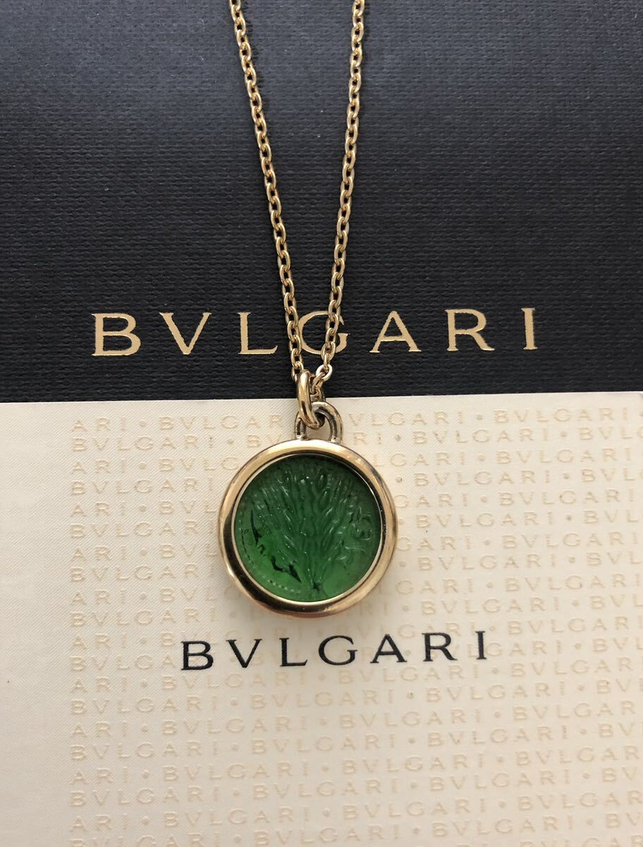 ブルガリBVLGARI ロゴチャーム　グリーン系とゴールド系　ネックレスチェーンプレゼント_画像4