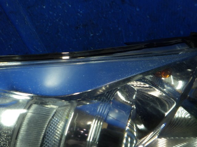 [B] Toyota original halogen head light headlamp right / driver`s seat side KOITO 74-1 KGJ10 IQ I cue NGJ10