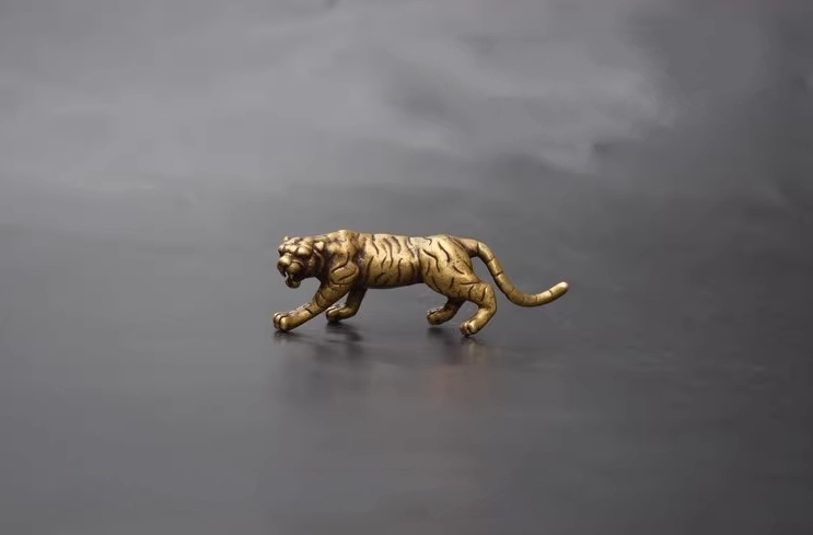 虎 動物 真鍮 置物 置き物 虎 銅 _画像4
