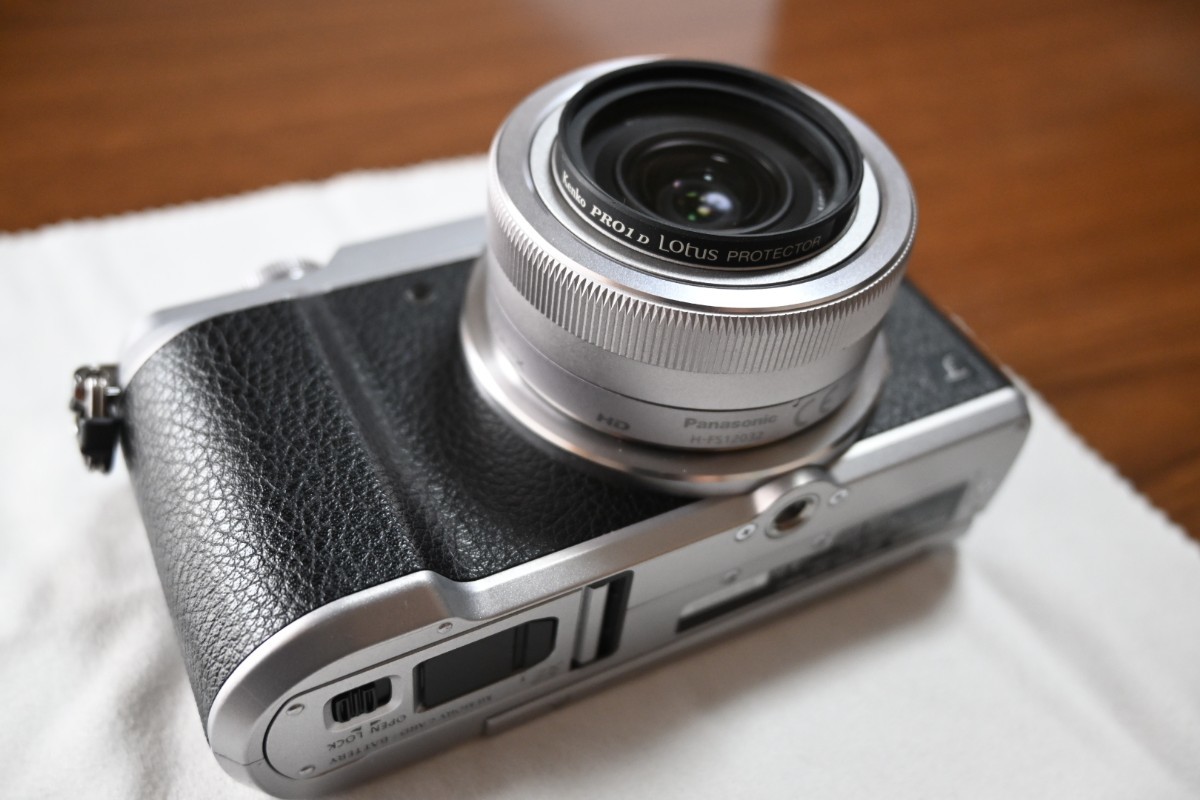 中古LUMIX GX7MK2 標準ズームレンズ12-32付き　シルバー_画像9