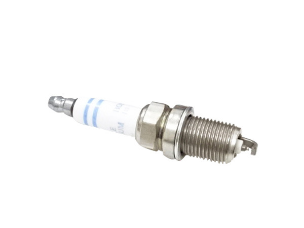 BOSCH スパークプラグ 1本 VW シロッコ 137 138 ポロ 6R 6C シャラン 7N1 7N2 ビートル 5C1 5C7 ダブルプラチナ 06H905611 出荷締切18時_画像1