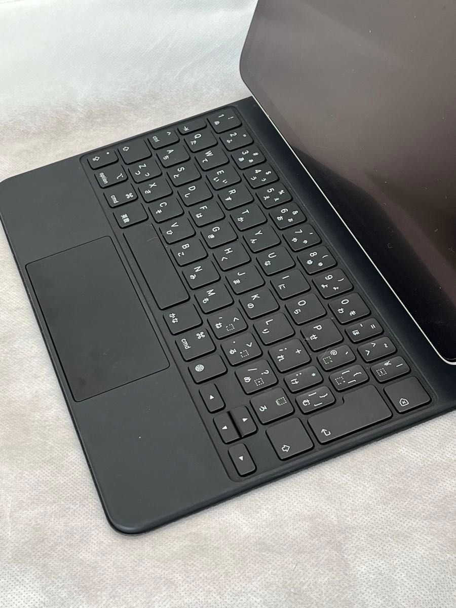 iPad Pro 11インチ 128GB 2020 Wi-Fi シルバー + 純正キーボード(Magic Keyboard)