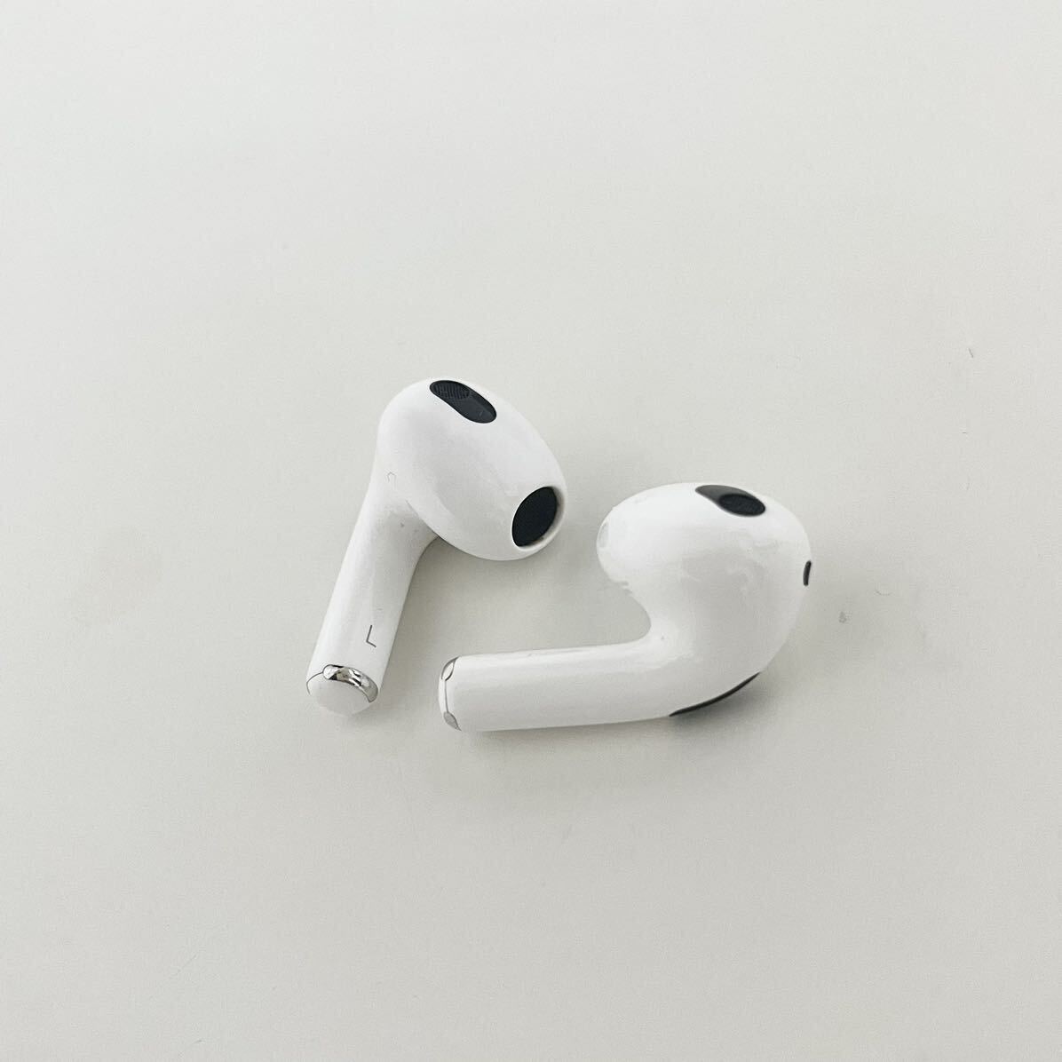 【正規品】【AirPods/エアポッズ】第3世代 Apple アップル MagSafe充電ケース MME73J/A Bluetooth ワイヤレスイヤホン 付属品付き 良品 1_画像5