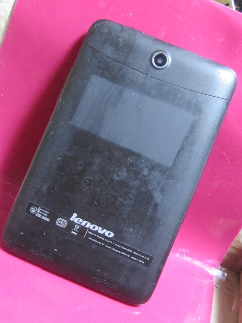 ジャンク　Lenovo idea　pad　2298　タブレット　wifi　8型 黒　不動　5-6305_画像2