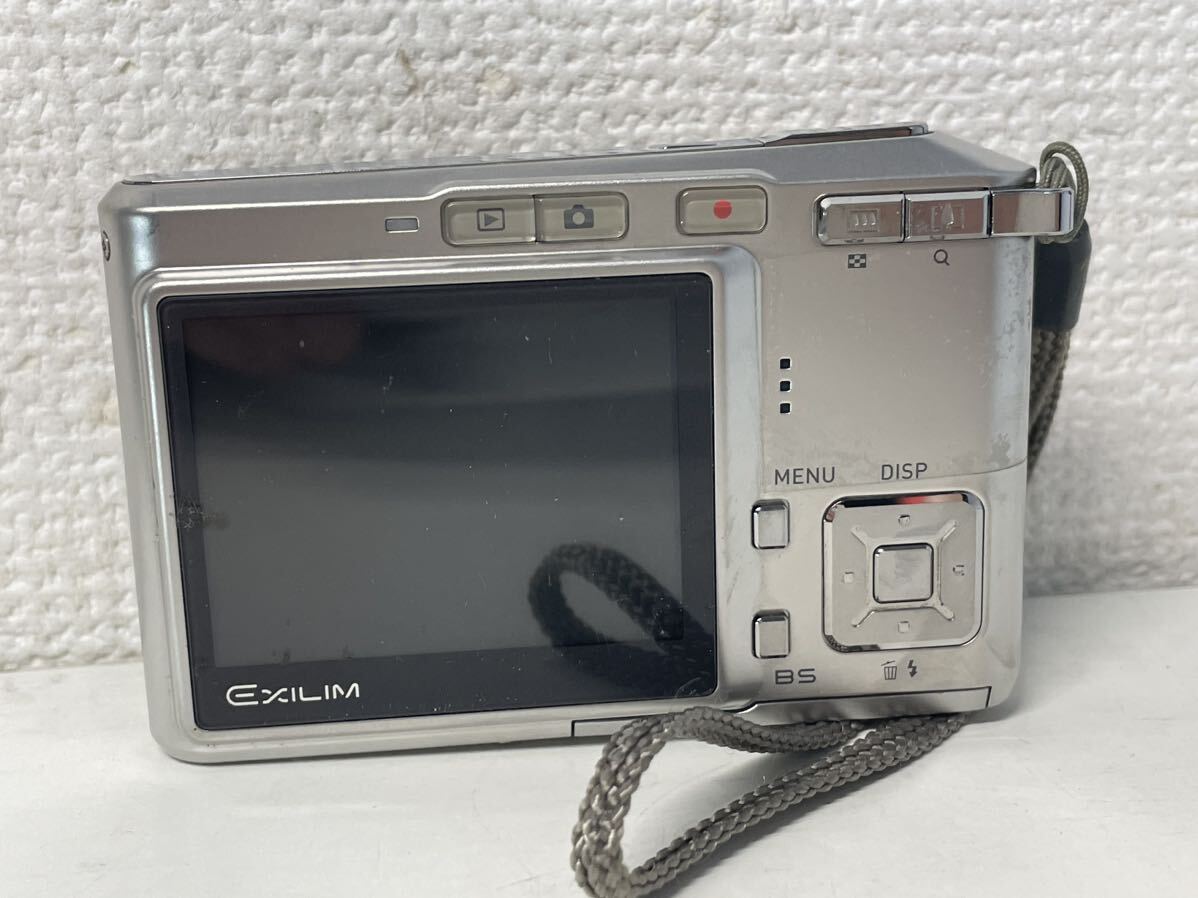 OLYMPUS オリンパス　μ TOUGH-8000 2台　CASIO EXILIM EX-S600 コンパクトデジタルカメラ 3台セット　充電器付き　光学機器　まとめて_画像7