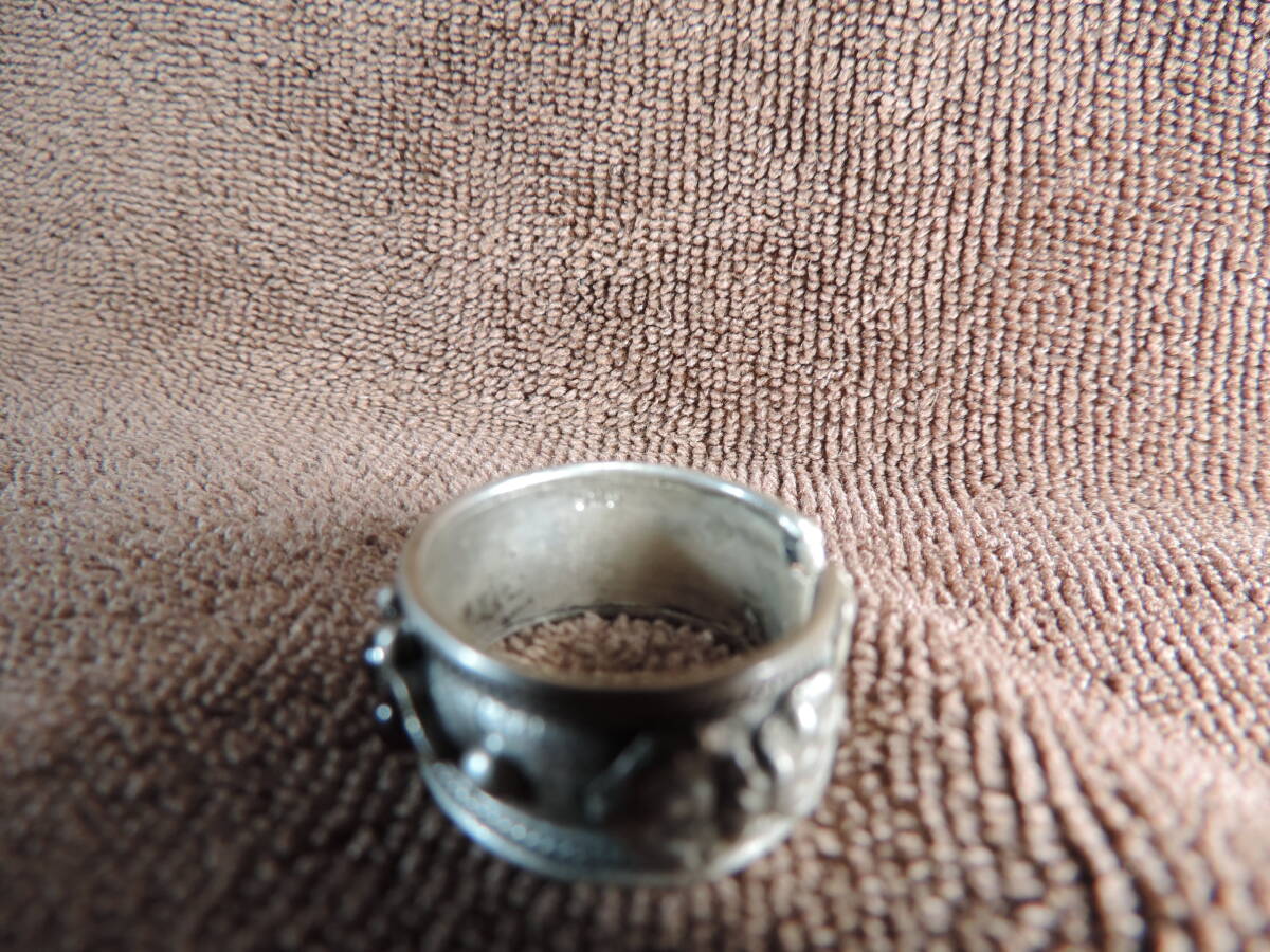 ヴィンテージ・リング 指輪 925シルバー刻印あり・美品・赤宝石付き・16号~・5.10g_画像7