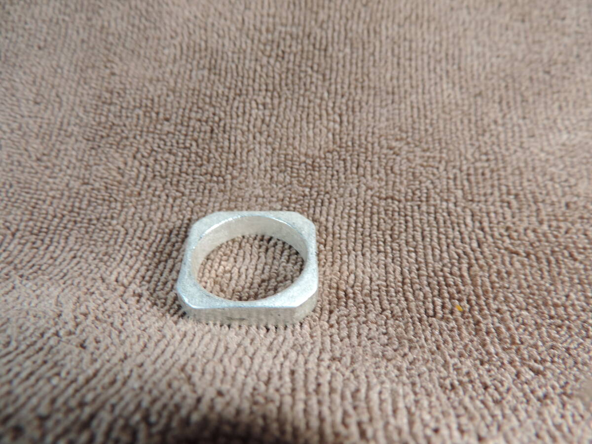 GUESS ゲス ・指輪・美品・中古品・縦21ミリ、横21ミリ・5.10g_画像4