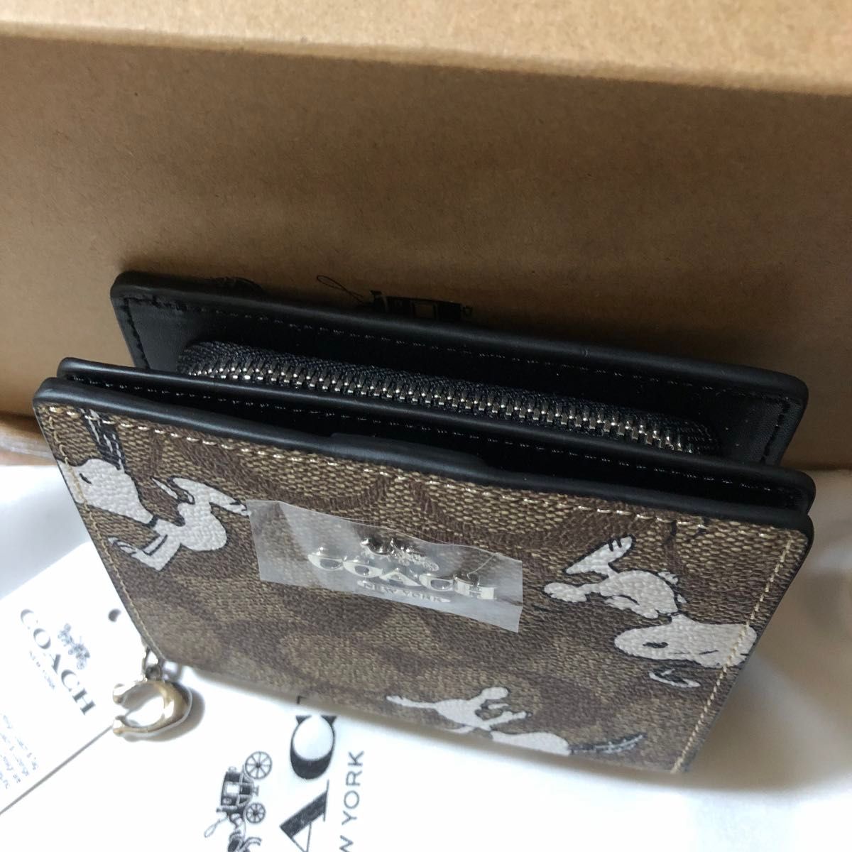 COACH二つ折り財布