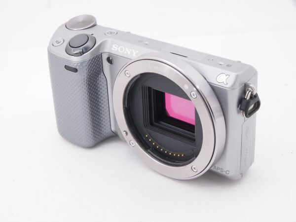 ★訳あり★ソニー SONY α NEX-5T ボディ シルバー フラッシュ ストラップ バッテリー付属＃B13_画像1