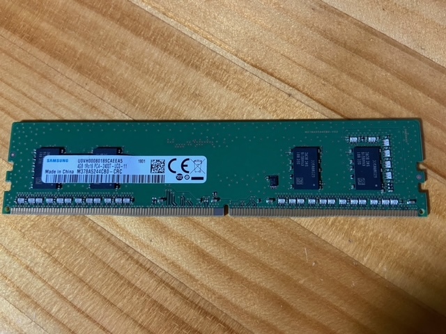 samsung 4GB 1Rx16 PC4-2400T メモリー　1枚_画像1