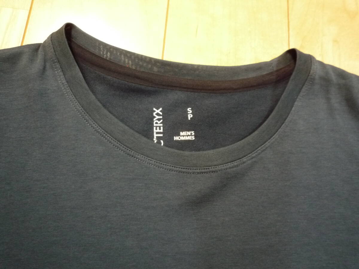 ARC'TERYX（アークテリクス）ERIS T-SHIRT（エリス・Tシャツ）胸ポケット付き・半袖Tシャツ☆綿・ポリエステル混・25217☆紺灰色☆S_画像3