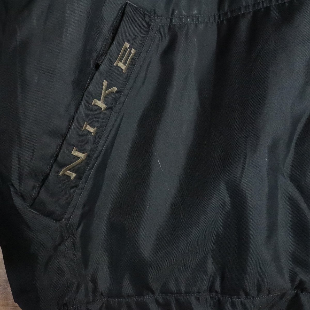 G6T/R3.20-2　90s　ビンテージ　NIKE　ナイキ　パディングジャケット　XLサイズ　メンズ　ブラック　ジャンパー　ブルゾン_画像4