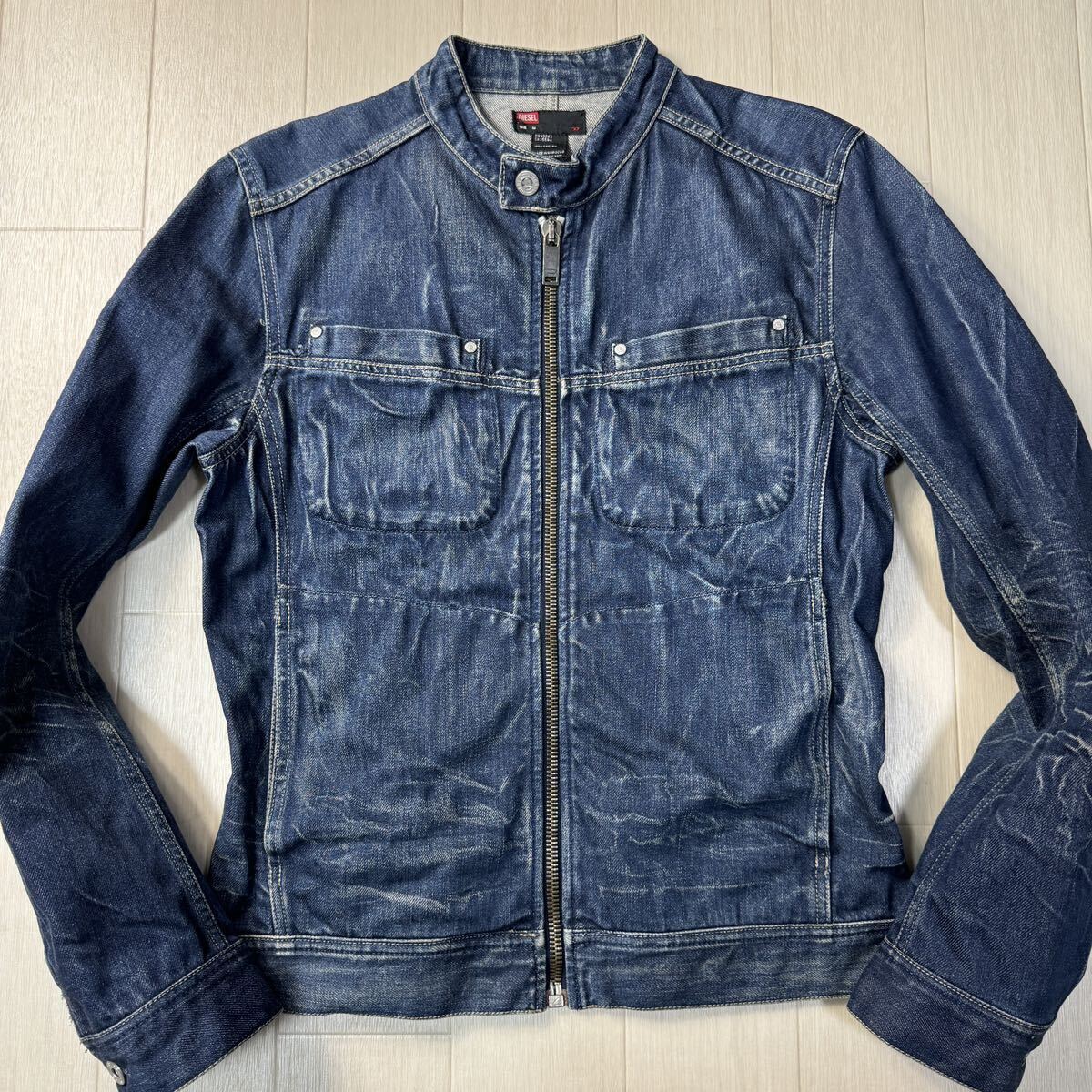 美品/M-L相当★ディーゼル/DIESEL ウォッシュ加工 インディゴデニム シングル ライダース ジャケット 刻印釦 春アウター メンズ 青_画像2