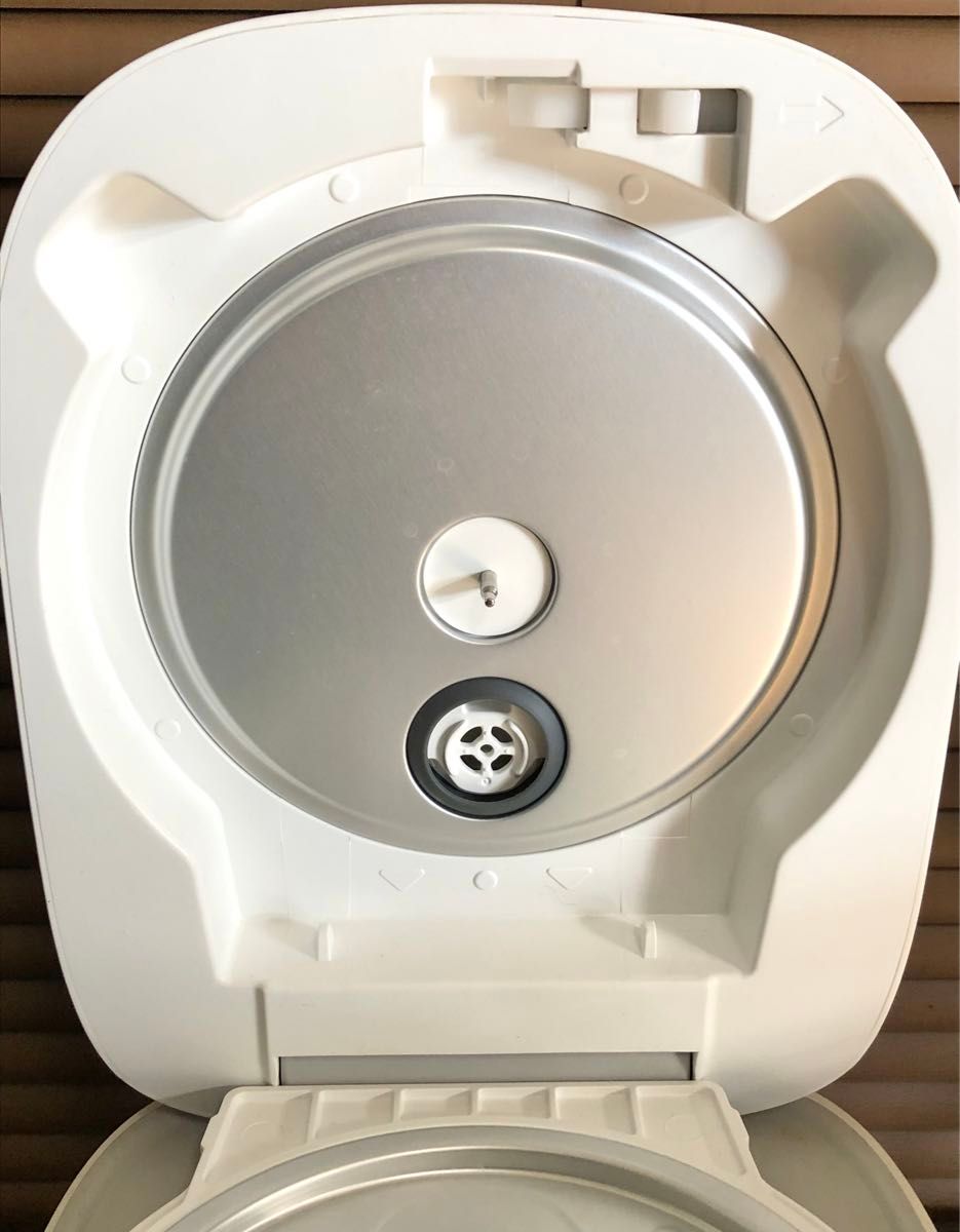 通電確認済【TOSHIBA/東芝ジャー炊飯器 3合炊き《RC-5MFM》2021年製 白 ホワイト 電源コード付き マイコン炊飯器