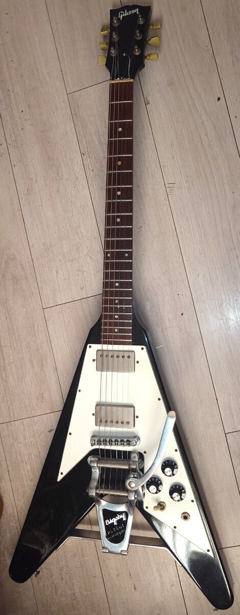 Gibson Flying V w/bigsby ヘッド改造あり _画像3