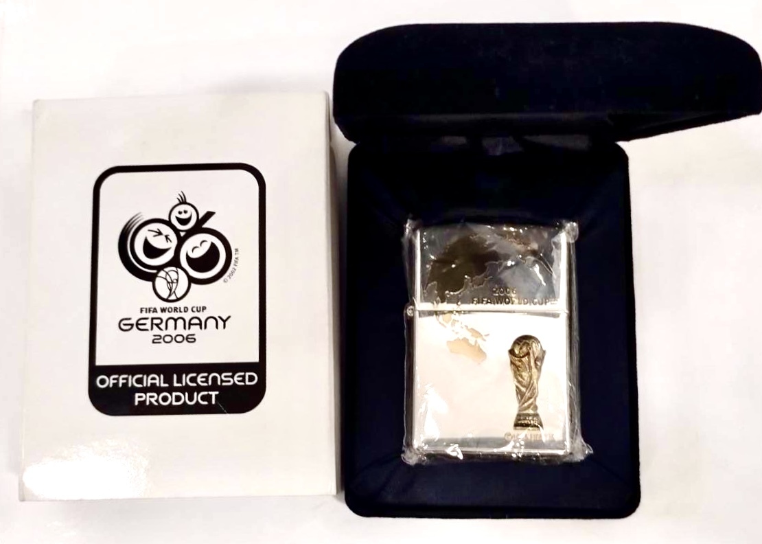 3744■ ZIPPO ジッポ FIFA ワールドカップ 2006 ドイツ大会 GERMANY 限定品 未使用品 長期保管品 着火未確認 現状品 箱痛み サッカー_画像1