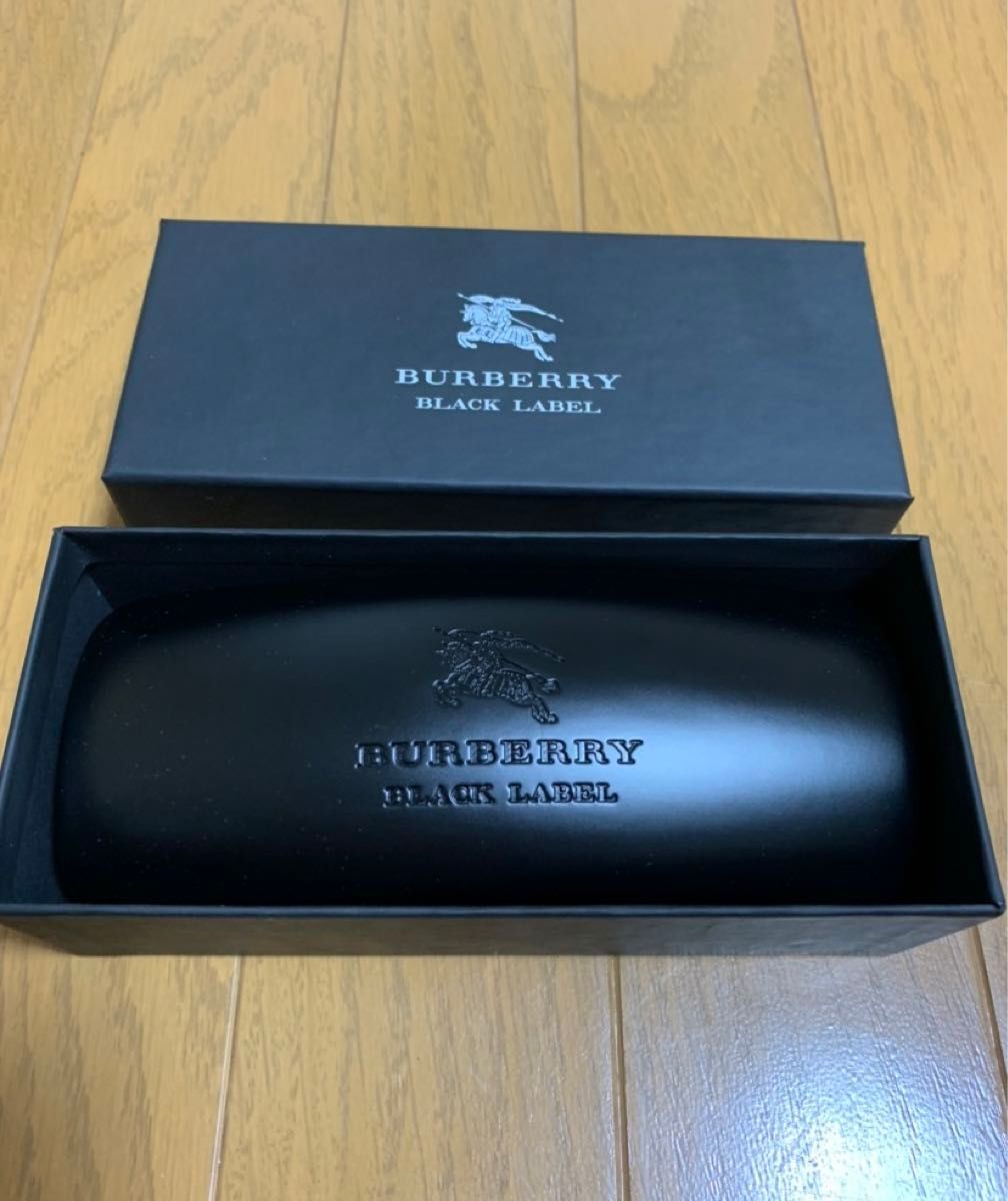 未使用　メガネケース　バーバリー　ブラックレーベル　化粧箱　メガネ拭き　BURBERRY