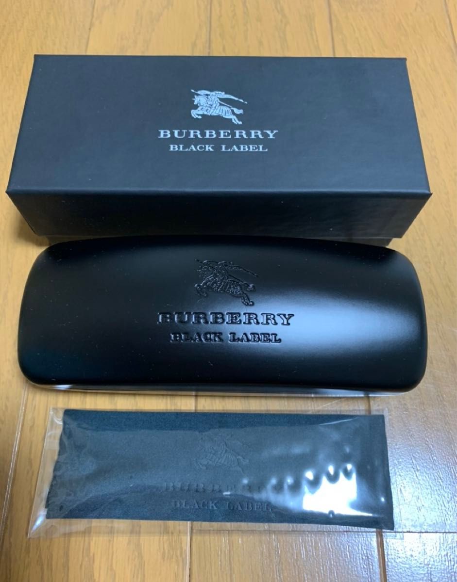 未使用　メガネケース　バーバリー　ブラックレーベル　化粧箱　メガネ拭き　BURBERRY