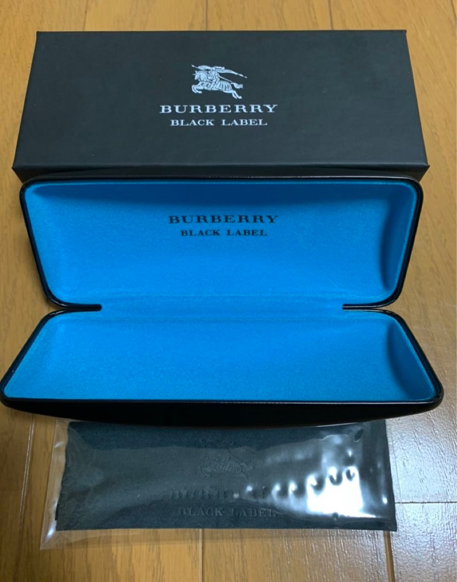 未使用　メガネケース　バーバリー　ブラックレーベル　化粧箱　メガネ拭き　BURBERRY