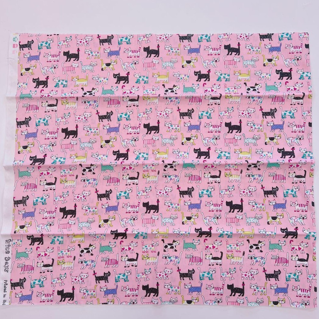 新品　50×110 ハンドメイド 生地　ねこ柄　ピンク