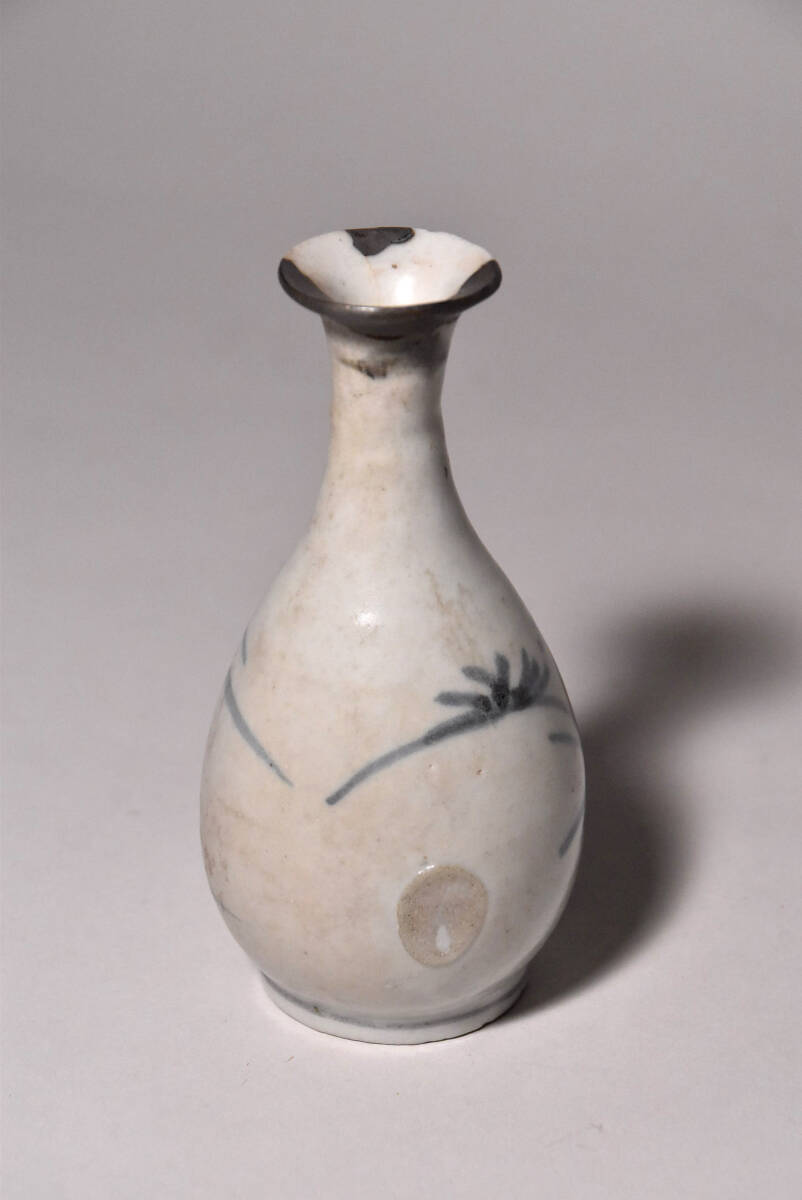 [ chestnut .] departure . the first period Imari . writing sake bottle ( Edo era )