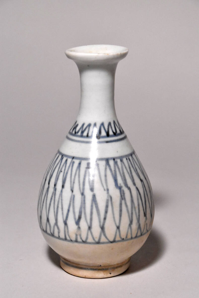 [ chestnut .].. the first period Imari net hand sake bottle ( Edo era )