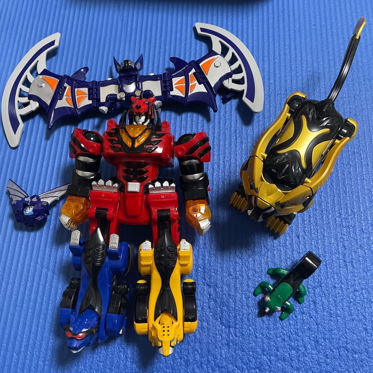 獣拳戦隊ゲキレンジャー DXゲキトージャ ゲキバット リンライオン&リンカメレオン セット 獣拳合体ゲキリントージャ 戦隊ロボ BANDAI_画像1