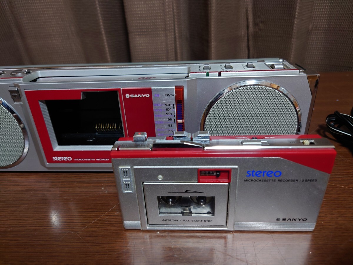 サンヨー　SANYO ラジカセ 「飛び出せテレコ」MR-88 ラジオは聴けるジャンク品美品です！_画像1