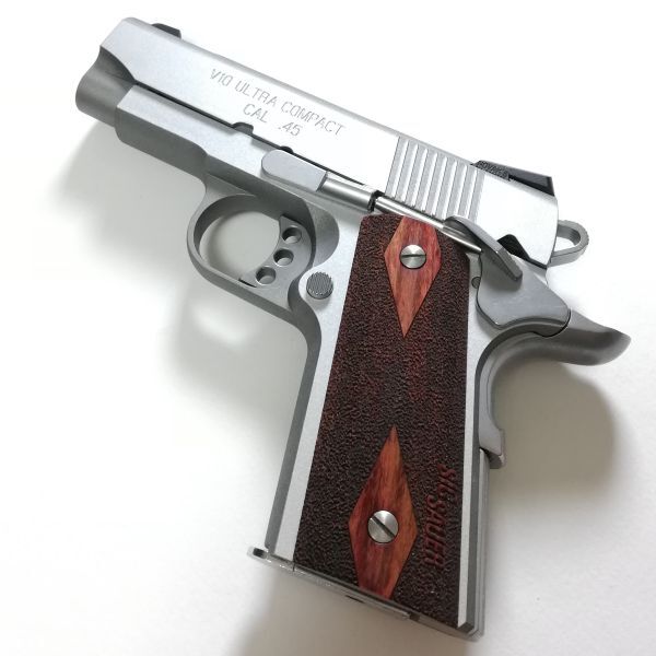 未使用！KIMBER 純正 COLT コルト1911 ガバメント系 コンパクト（オフィサーズ）用 木製グリップ_装着例です。ガンは付属しません。