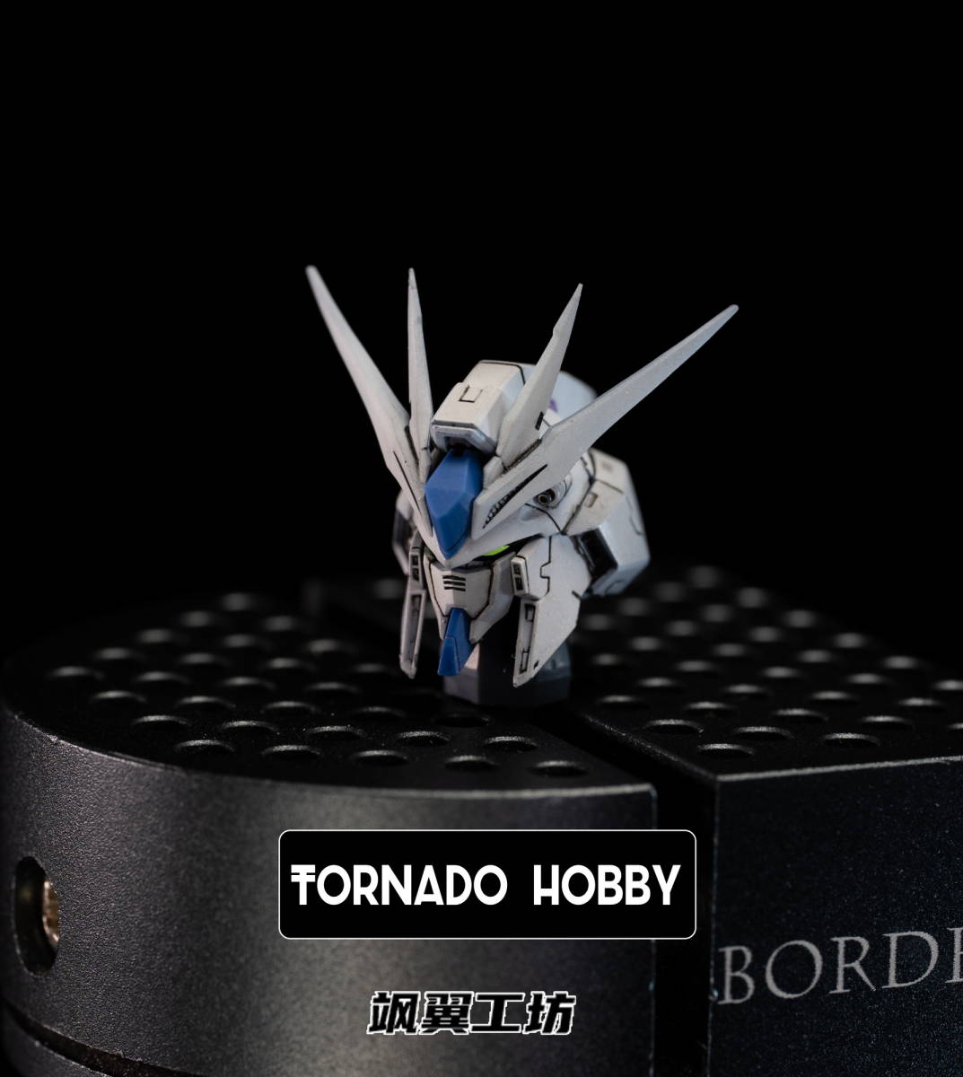 【TORNADO HOBBY】1/144 RG Hi-νガンダム ハイニュー 用 ヘッドパーツ 色付き 3Dプリント品 改造 未組立 プラモデル 新品_画像2