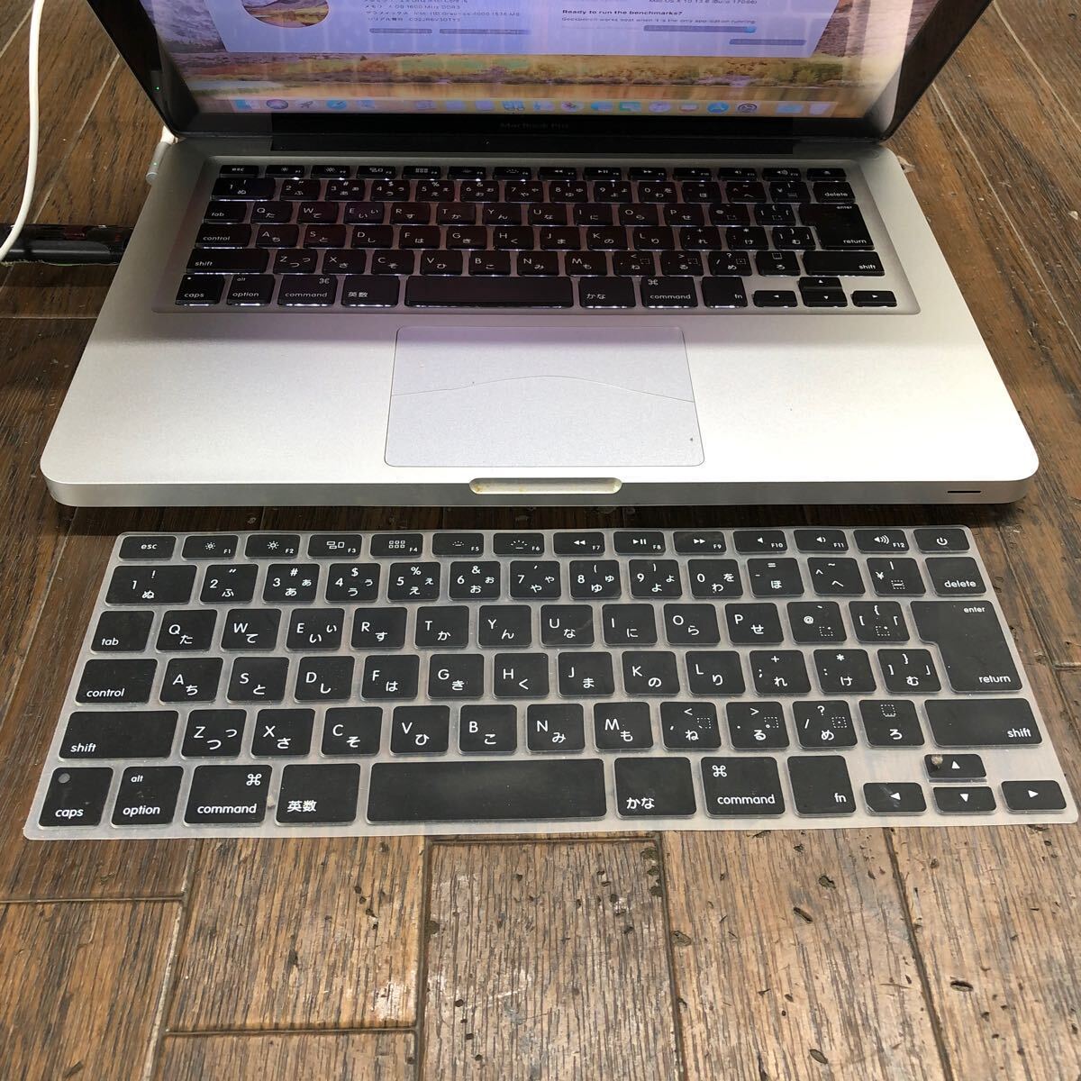 MAC-34 激安 MacBook Pro 13-inch Mid 2012 Core i5 3210M A1278 ブランコにて動作確認済み メモリ.ストレージ欠品 ジャンク_キーボードカバー　キーバックライトあり