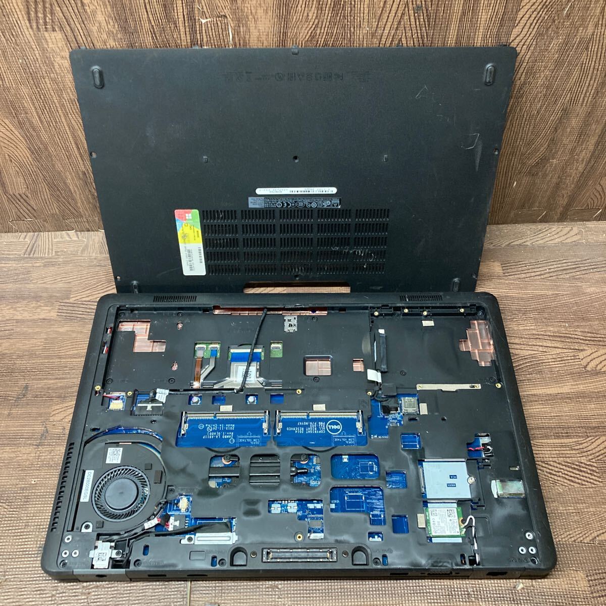 MY3-153 激安 ノートPC DELL Latitude E5550 P37F Core i5 5200U 2.20GHz バッテリー欠品 BIOS立ち上がり確認済み ジャンクの画像7