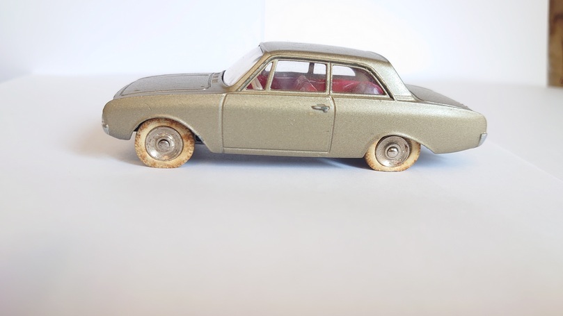 仏DINKY　フォード・タウナス　ヴィンテージミニカー オリジナル　難あり　No:559　FORD　TAUNUS_画像7