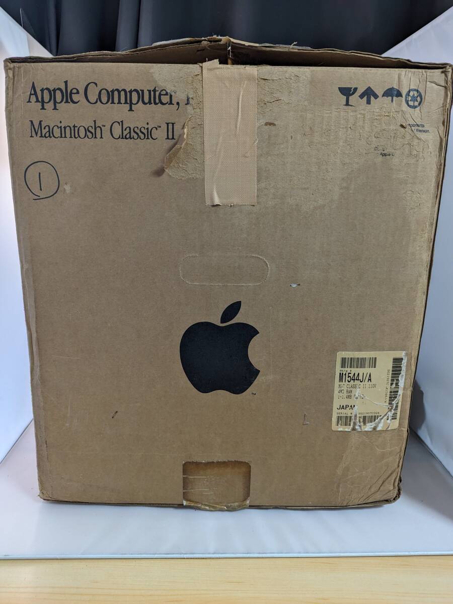 Apple Macintosh CLASSIC 2　キーボード・マウス付き　箱あり・ジャンク_画像1