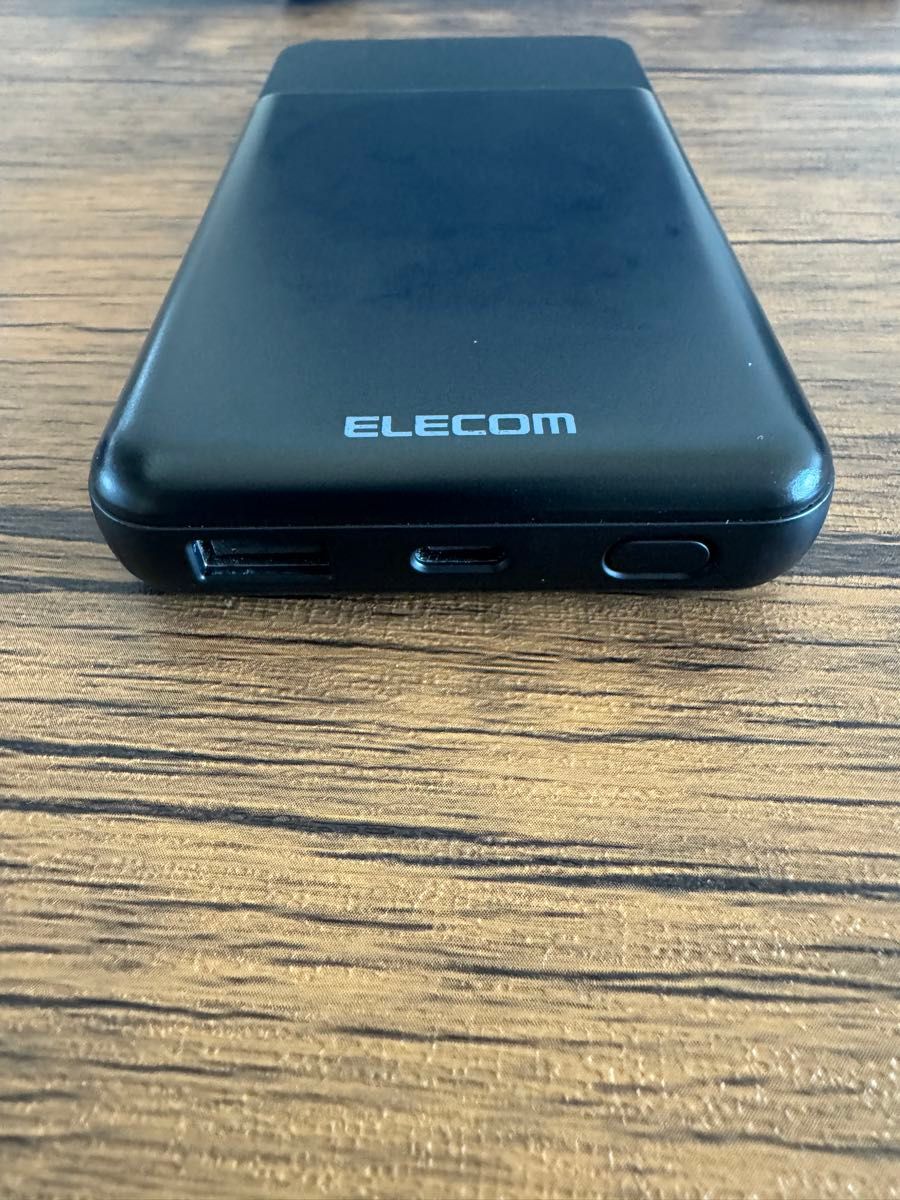 エレコム ELECOM モバイルバッテリー　10000mah マグネット付きモバイルバッテリー　 スタンド付き
