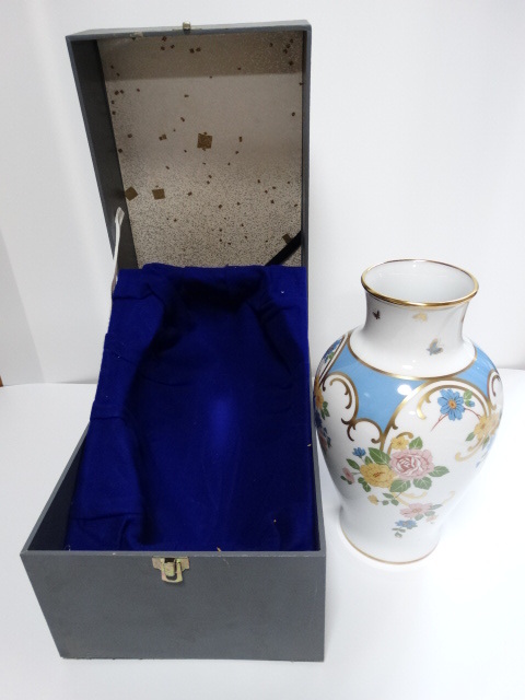 OKURA CHINA.INC 大倉陶園 花瓶 花器 金銀 葡萄 箱付_画像1