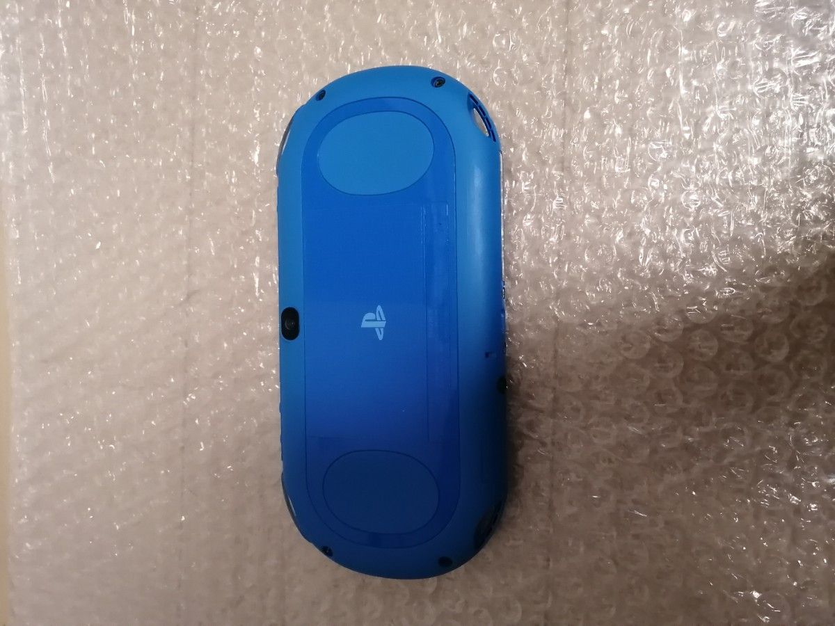 美品　PlayStationVita（PCH-2000シリーズ） Wi-Fiモデル アクア・ブルー PCH-2000 ZA23