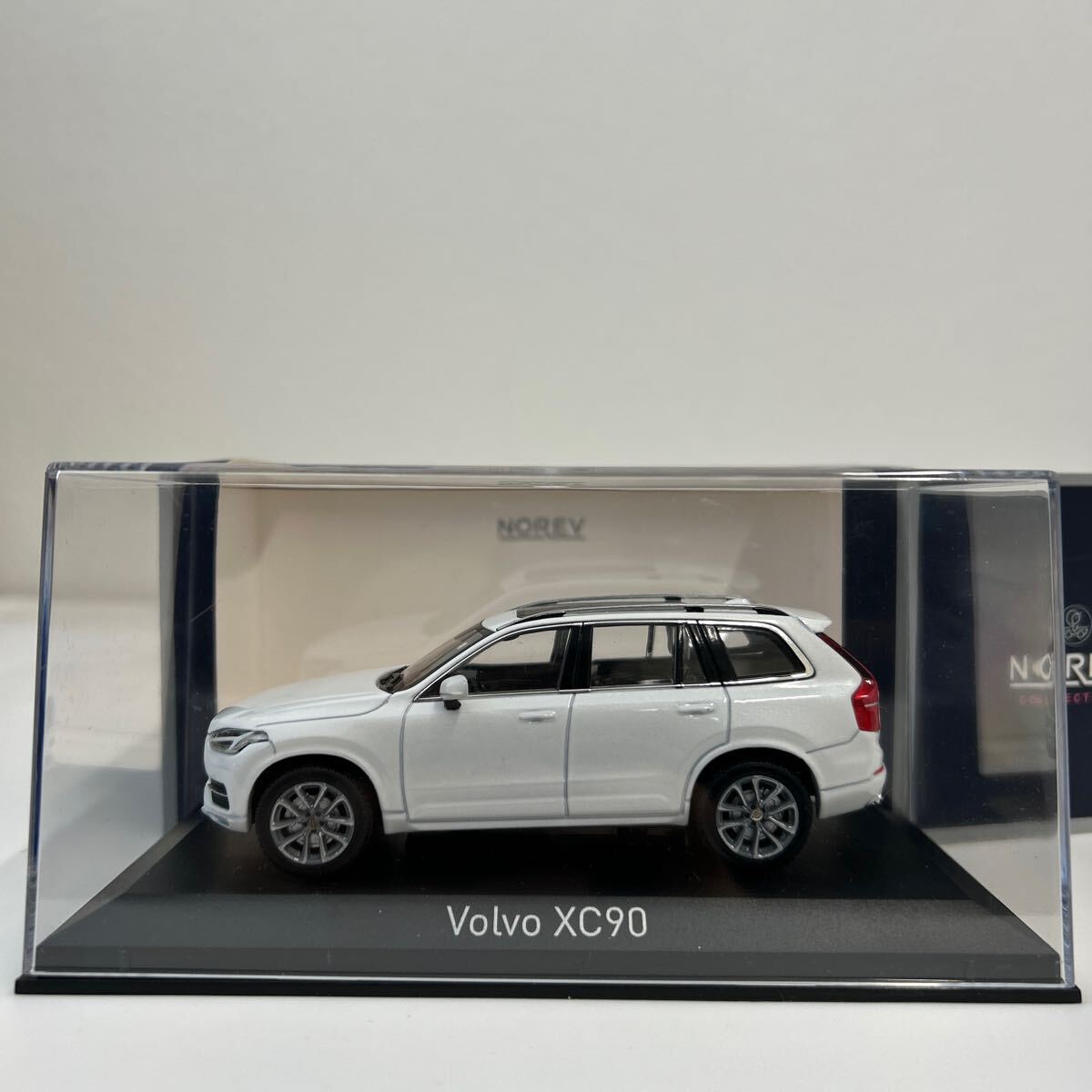 NOREV 1/43 VOLVO XC90 2015 Cristal White Metallic ノレブ ボルボ クリスタルホワイトメタリック ミニカー モデルカー_画像3