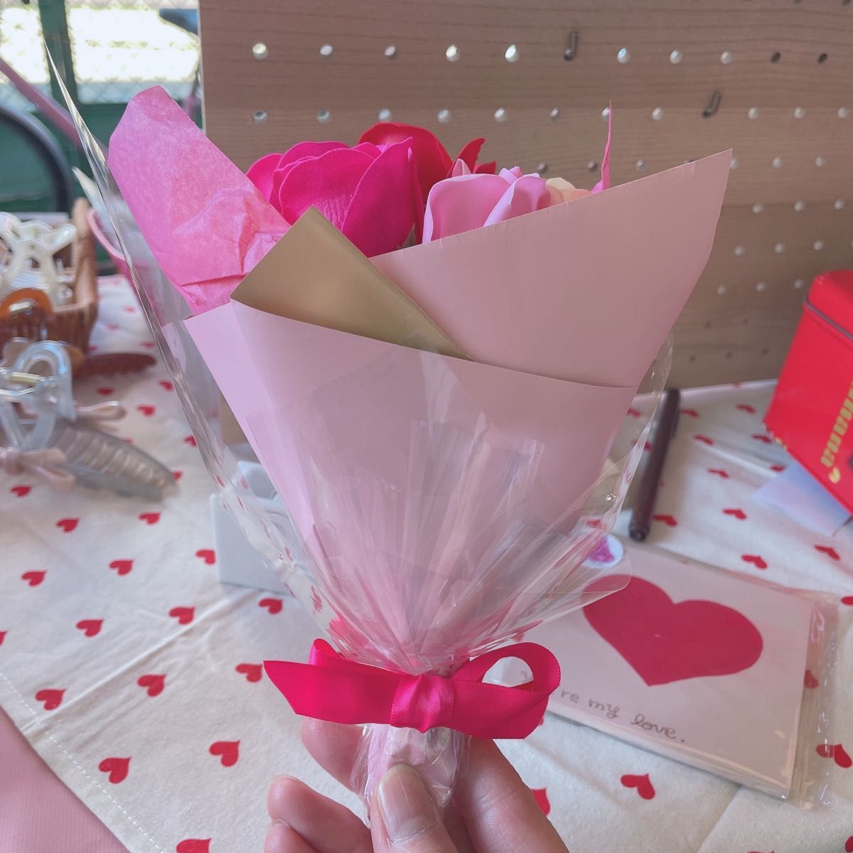ソープフラワーミニブーケ6輪の薔薇　ピンク系　ホワイトデー　記念日　誕生日　母の日　プレゼント