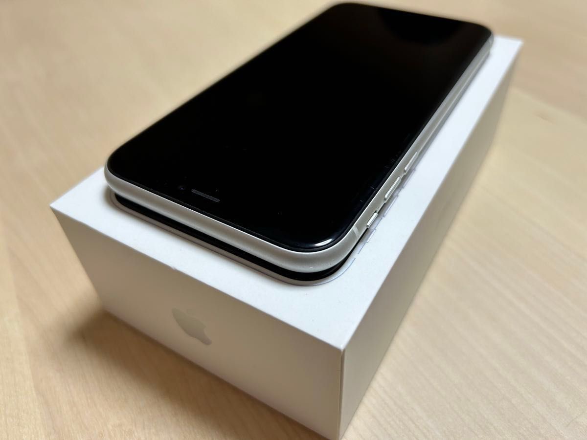 ☆ iPhone XR 128GB 本体 付属品新品 全て有り 超美品 White ホワイト 白 美品 ☆