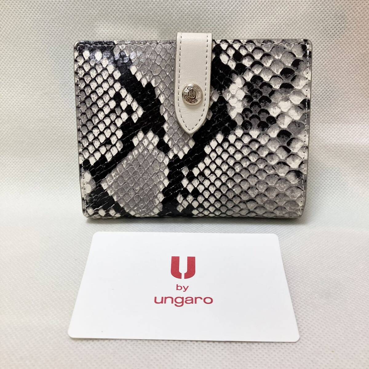 W605 未使用 ユーバイウンガロ U by ungaro 財布 二つ折り財布 ヘビ柄 がま口 口金財布 レディース ホワイト系_画像1