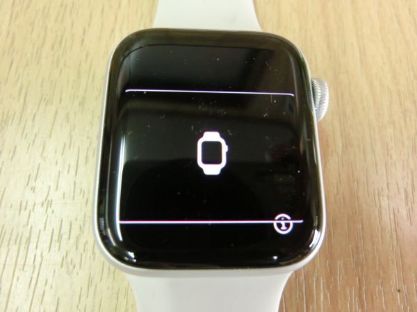 通電確認済●Apple アップル Apple Watch SE 40mm GPS アップルウォッチ スマートウォッチ 白/ホワイト系●の画像5