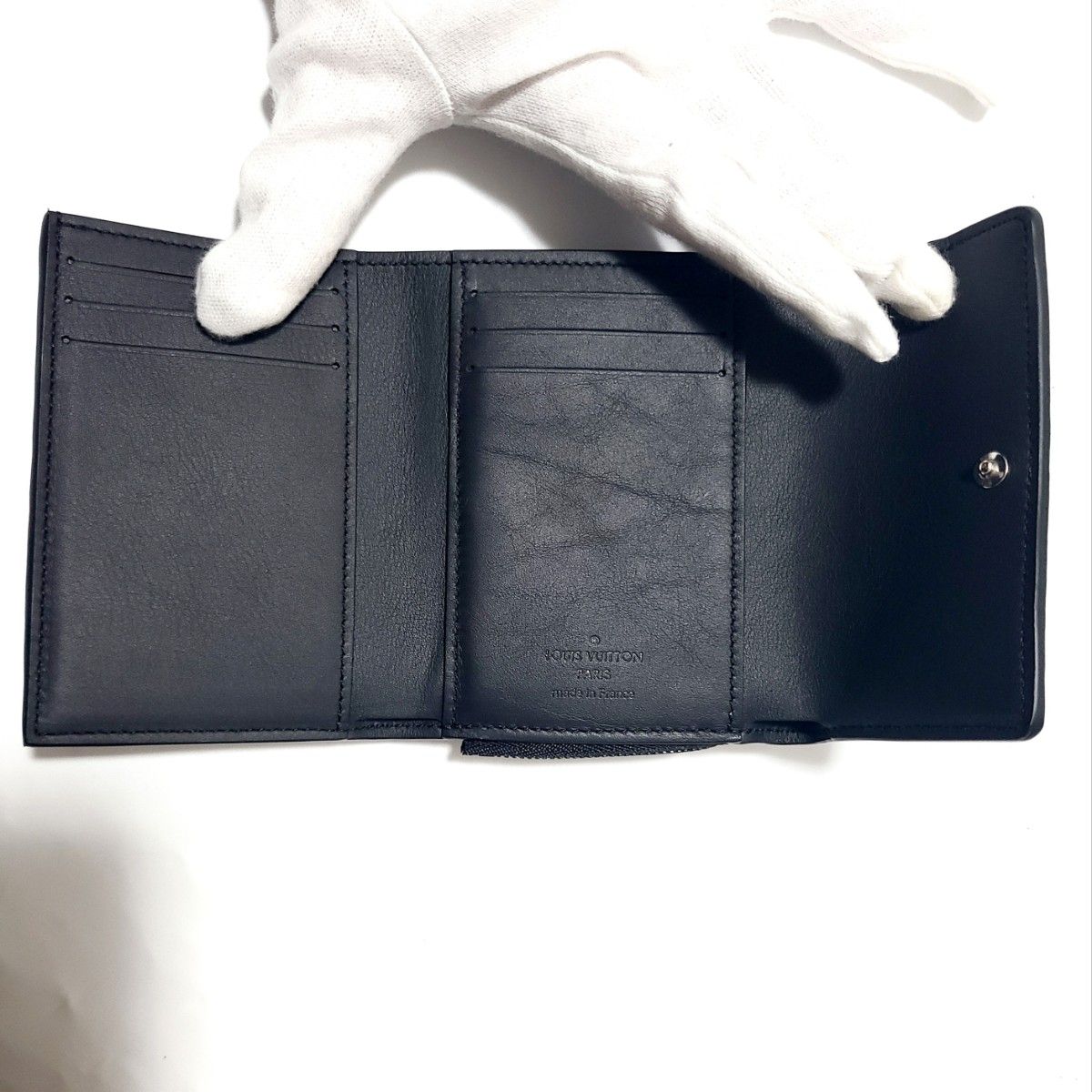 ルイヴィトン M82556 RFID ポルトフォイユ パイロット 三つ降り ルイヴィトン M82556 RFID ポルトフォイユ パイロット 三つ降り