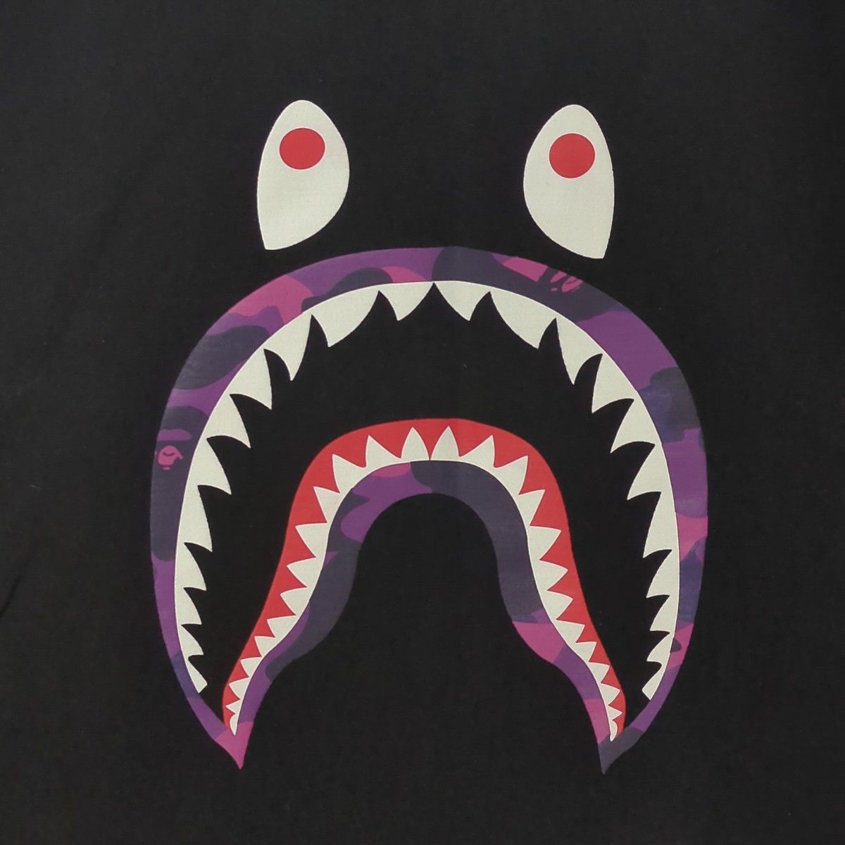 超希少デザイン】 A BATHING APE サイドシャーク サメ Tシャツ 超希少デザイン】 A BATHING APE サイドシャーク サメ Tシャツ