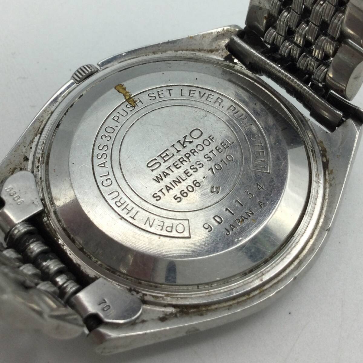 T72●【AT/稼働】SEIKO セイコー ロードマチック 25石 5606-7010 ※リューズ重み有り デイデイト 純正ベルト メンズ腕時計 現状品 ●_画像5