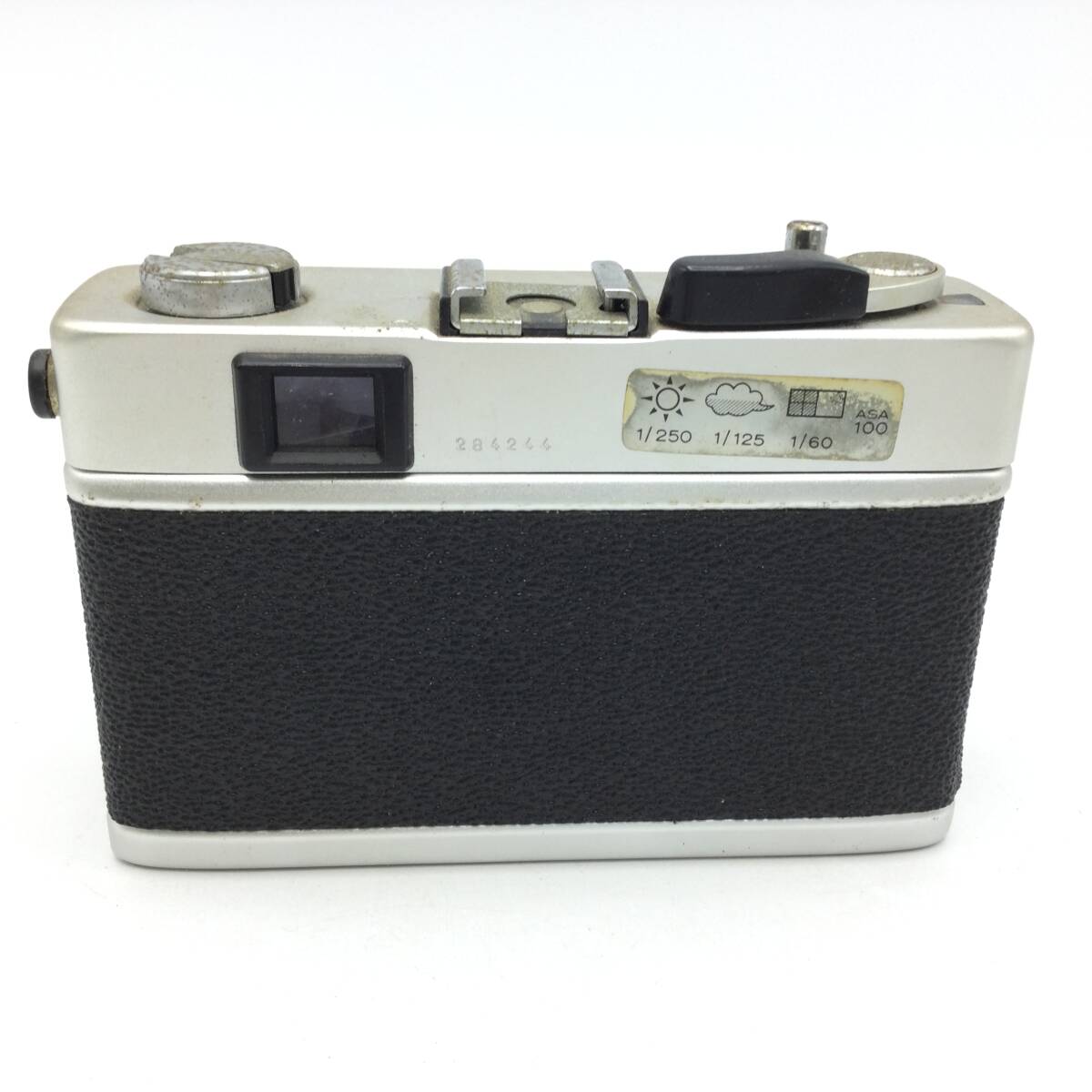 D54●【動作/精度未確認】Konica コニカ C35 FD レンジファインダー コンパクトフィルムカメラ 現状品 ジャンク品 ●_画像2