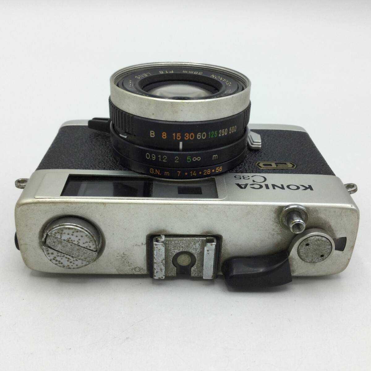 D54●【動作/精度未確認】Konica コニカ C35 FD レンジファインダー コンパクトフィルムカメラ 現状品 ジャンク品 ●_画像3