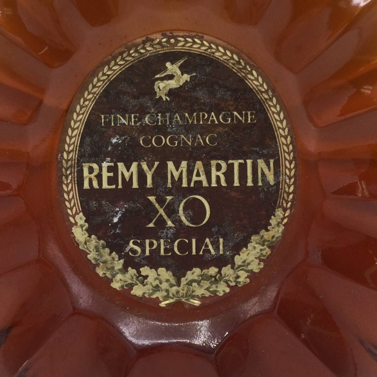 G142●【未開栓】レミーマルタン REMY MARTIN XO スペシャル クリアボトル 0.7L 度数記載なし ブランデー コニャック 洋酒 古酒 ●_画像3