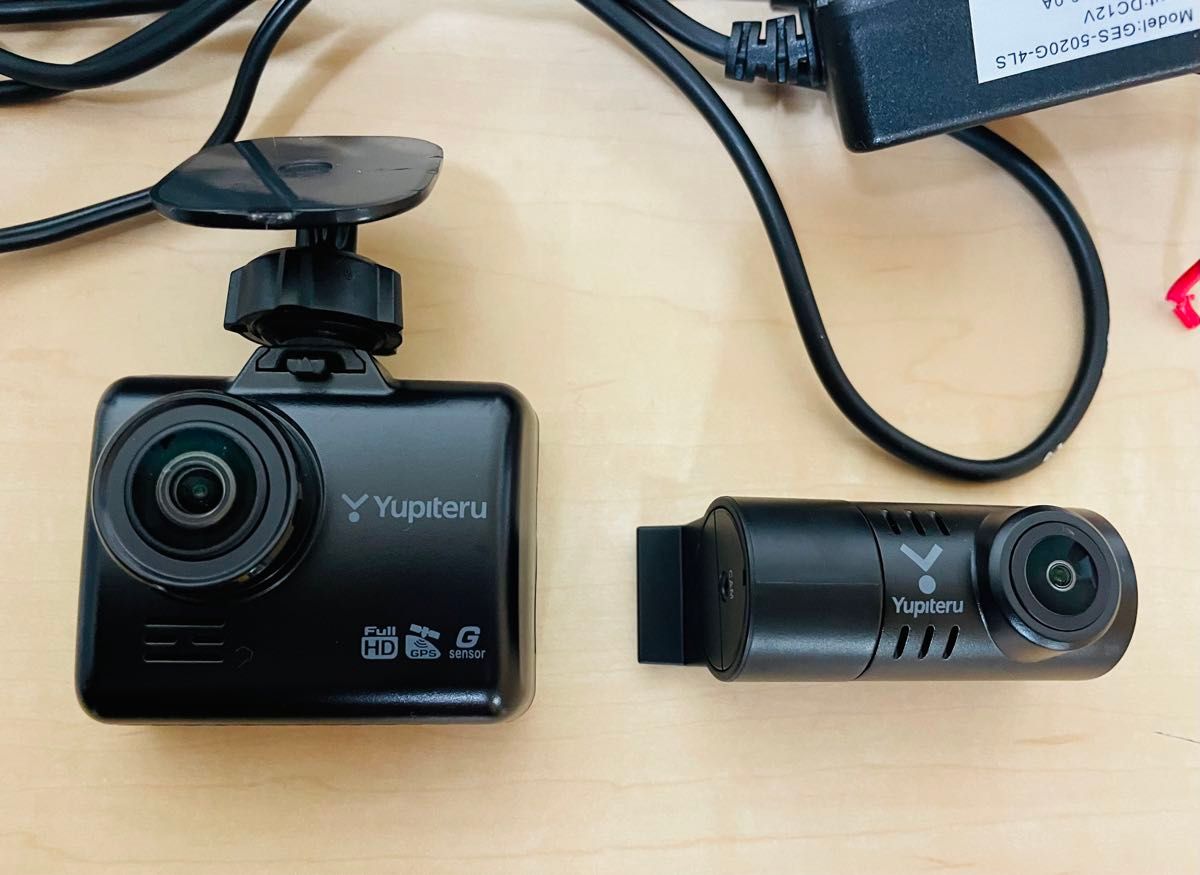 ユピテル 前後カメラ ドライブレコーダー SN-TW70d 2カメラ ユピテル 前後カメラ ドライブレコーダー SN-TW70d 2カメラ